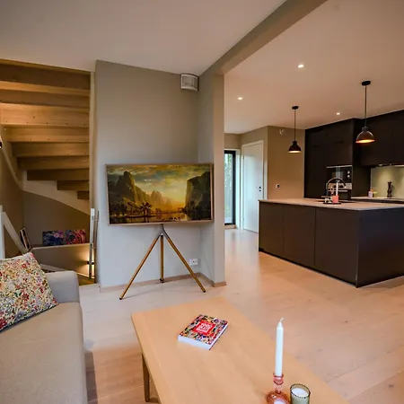 Modern And Central Apartment In Quiet Street Tromso Exterior photo
