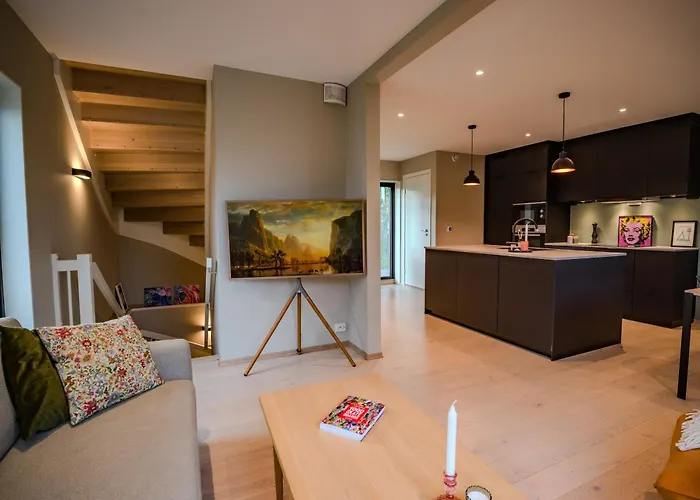 Modern And Central Apartment In Quiet Street