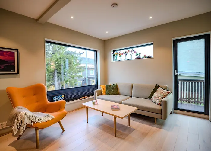 Modern And Central Apartment In Quiet Street