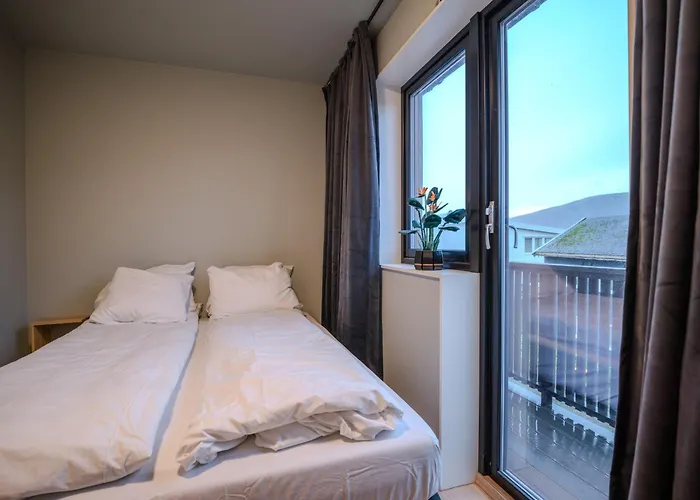 Modern And Central Apartment In Quiet Street